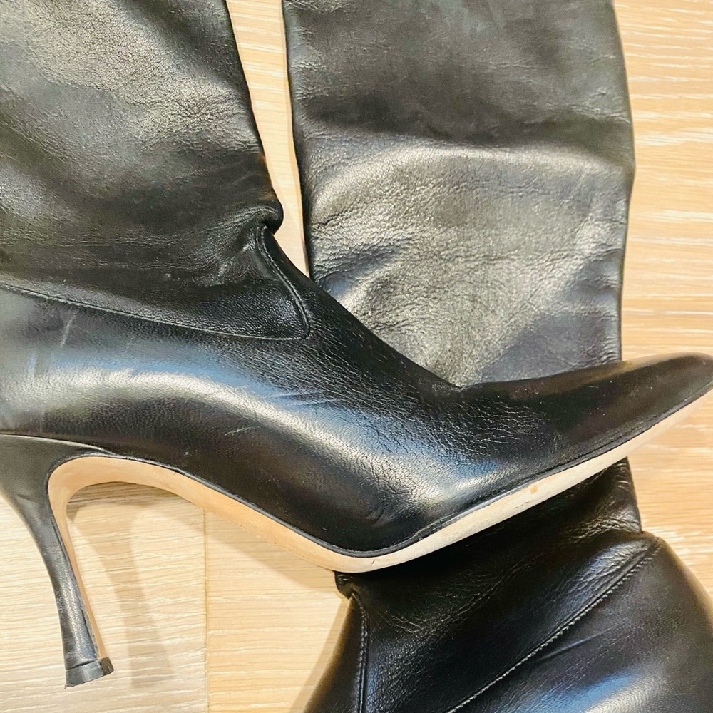 Black leather Manolo boots to die for!
